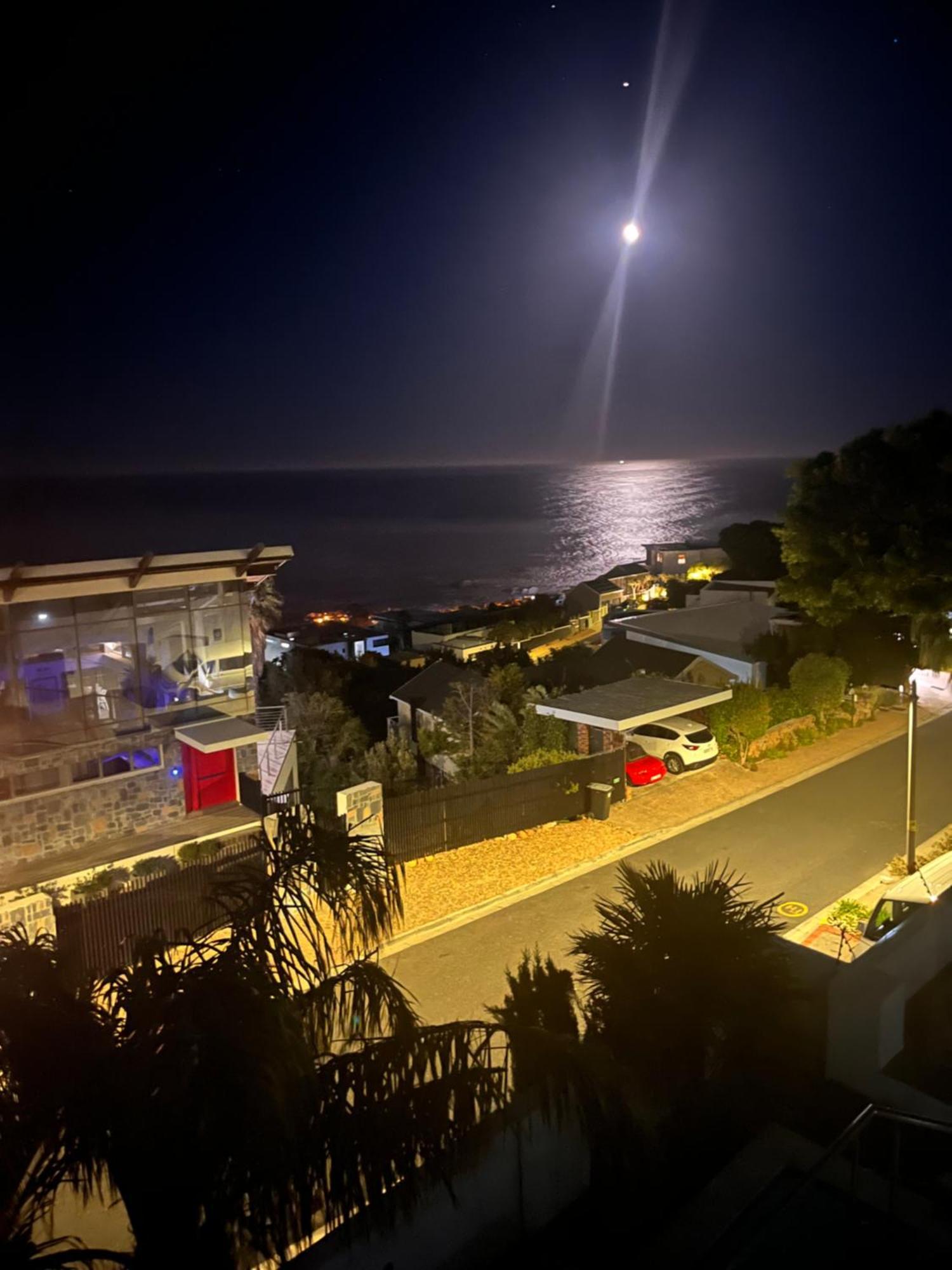 Willa Cozy Camps Bay House With Mountain And Sea View Kapsztad Zewnętrze zdjęcie